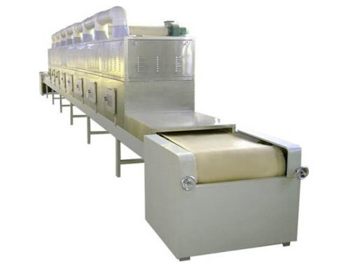 Machine de séchage à micro-ondes des matériaux chimiques